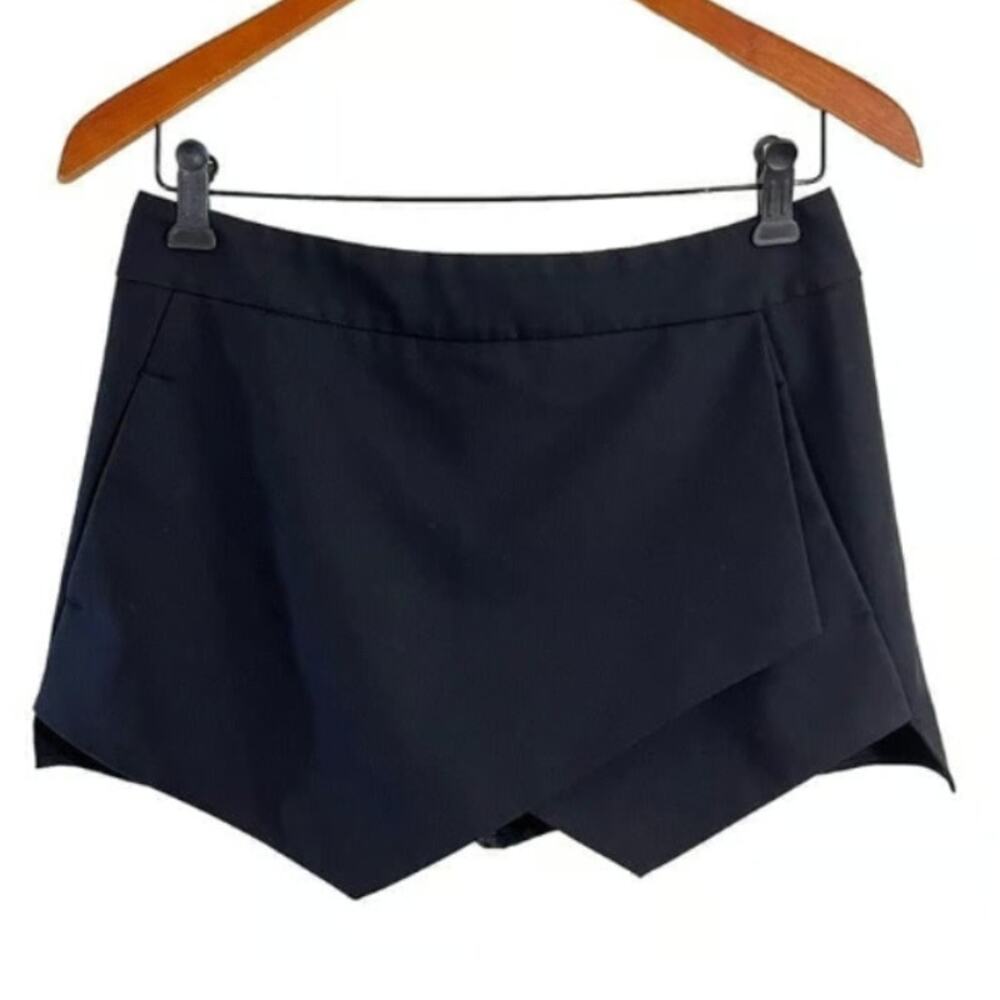 Aqua Black Asymmetrical Skort. Mini Skirt with Shorts. Side Pockets Size Small